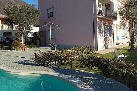 Sleeps 6 Pool Wifi Villa *