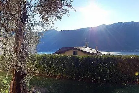 Villa Sleeps 6 Pool Wifi